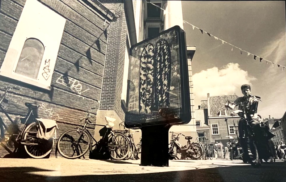 Gevonden: collage van De Wit uit 1989 op ansichtkaart